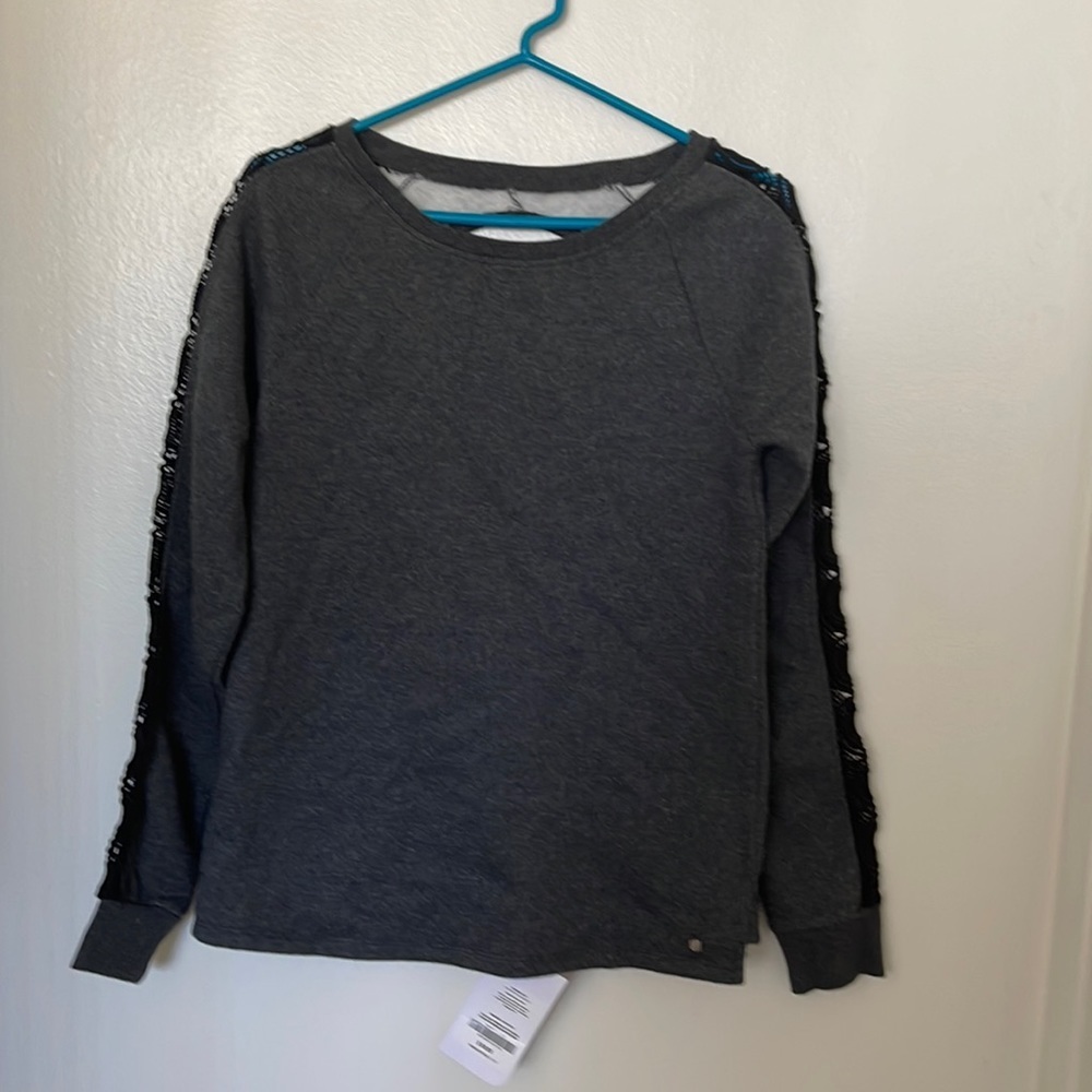Fabletics Maura gray open back lace sleeve sweater size small NWT